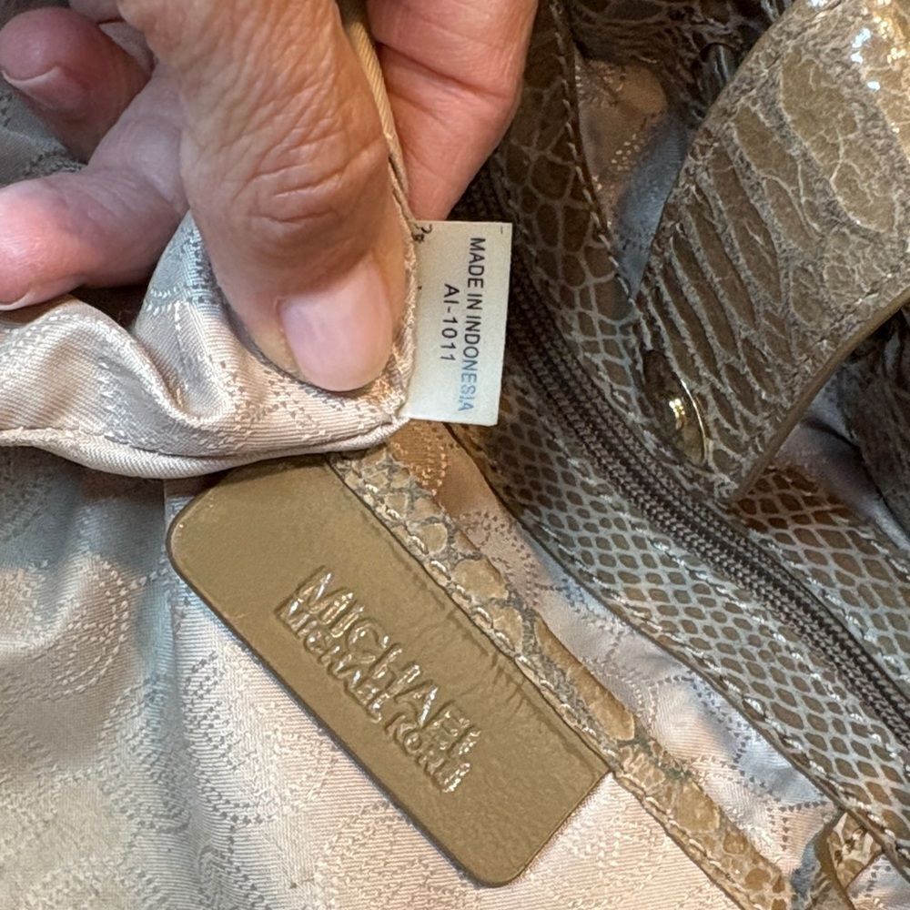 Michael Kors Bag Purse Handbag Edie Python Snakeskin Leather Buckle Shoulder - Picture 15 of 16
